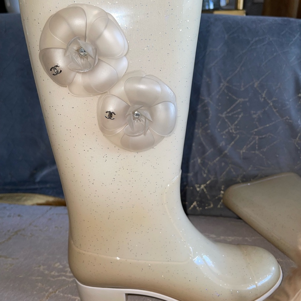 Chanel cream glitter Rain boots